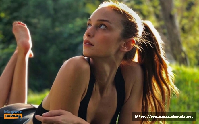 Nilperi Şahinkaya İç Çamaşırı Giymeden Yoga Yaptı! Olay Oldu