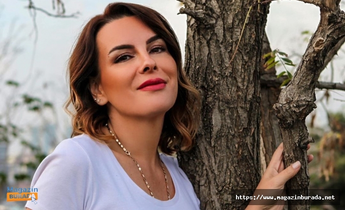 Oyuncu Seren Fosforoğlu Kaan Önal İle Sade Bir Törenle Evlendi!