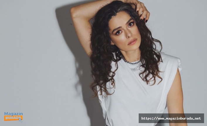 Özge Özpirinçci’nin Yeni İmajı Takipçilerinden Tam Not Aldı!