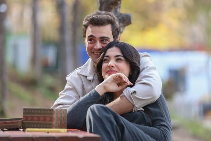Lizge Cömert ve Yiğit Koçak aşkı dolu dizgin devam ediyor!