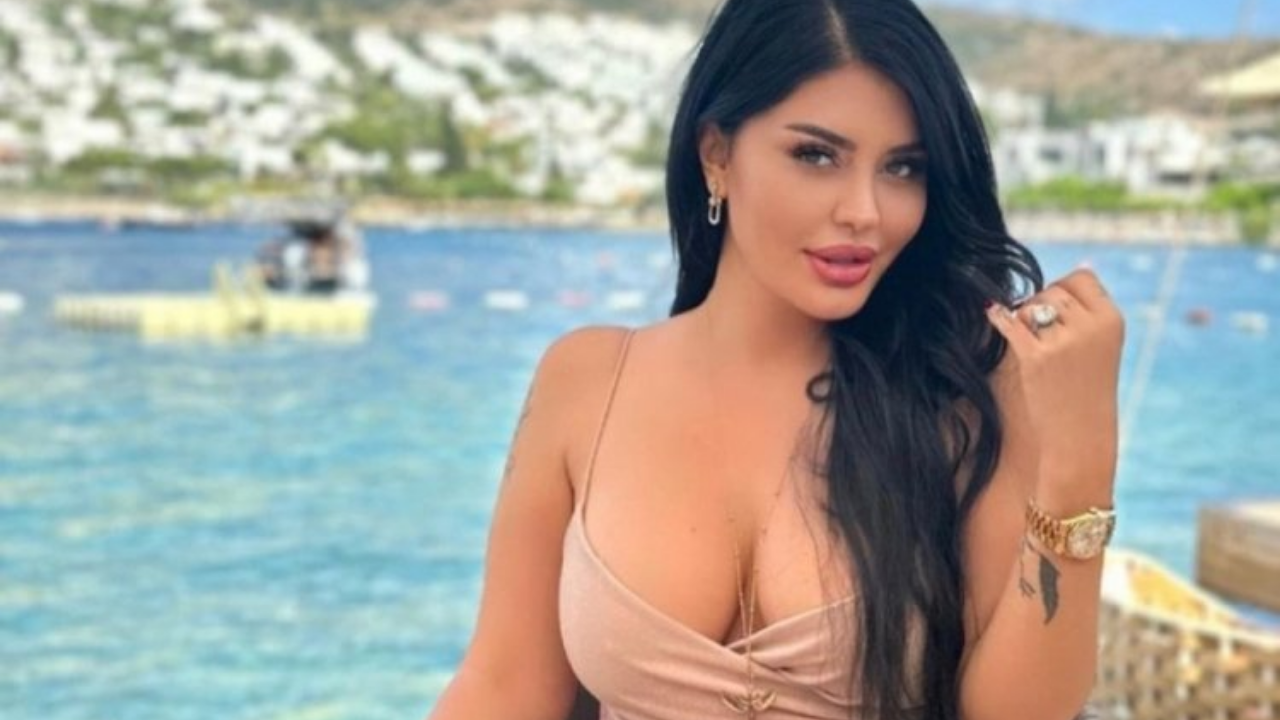 Şarkıcı Ebru Polat’ın adliye kombini olay yarattı!